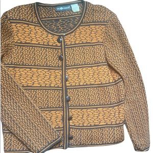 Brown and black sweater on the vintage style